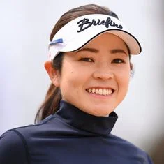 33歳の仲宗根澄香が6年ぶりV 大須賀望2位、14歳・岩永梨花は8位