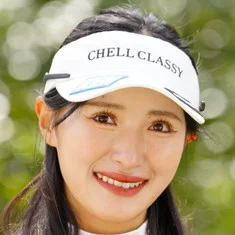 臼井麗香サインサンバイザー 250425_usui2-1024x683.jpg