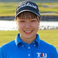 高田菜桜が36ホール短縮競技を制しルーキーV 小林夢果らが1打差2位